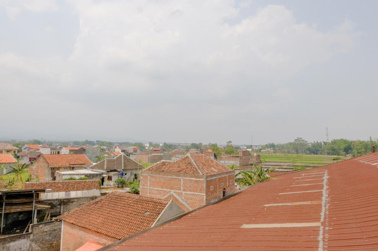 Spot On 2081 Sriwijaya Family Residence Lawang Exterior photo